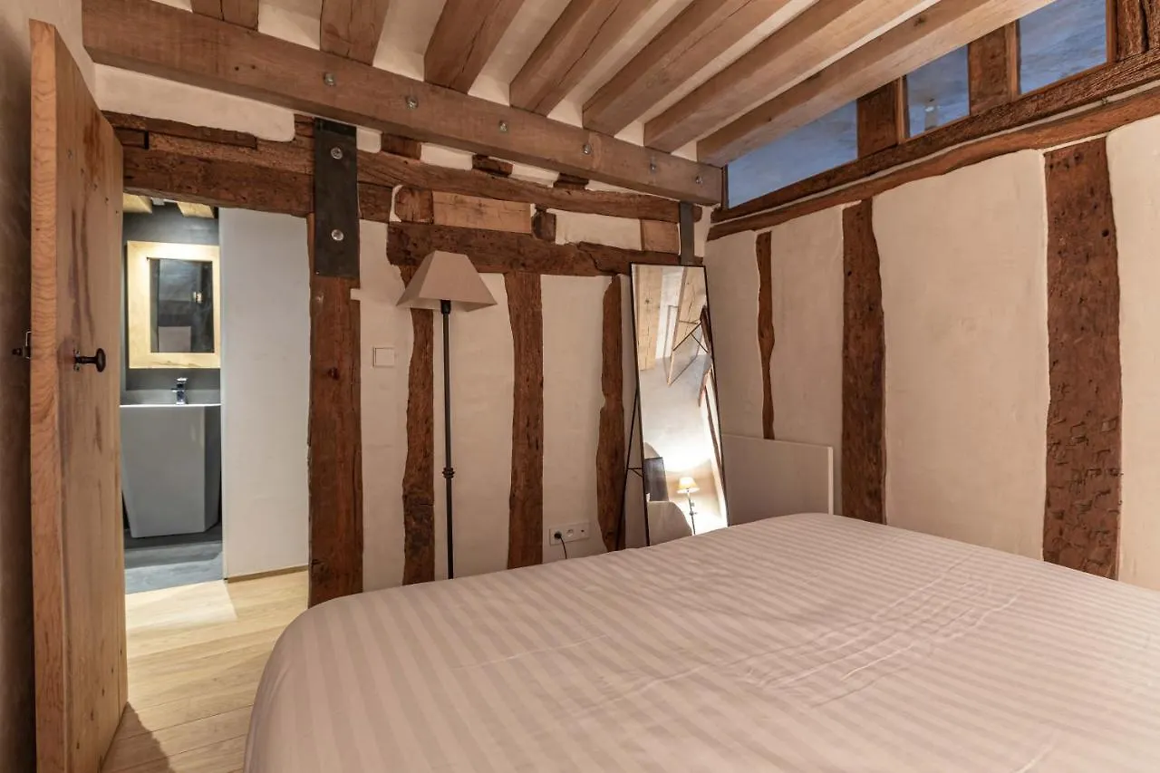 Luxurious & Design Flat 2br/8p- Boulevard Saint Germain Paris